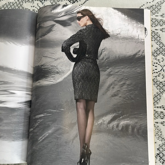 2009-2010 Large Versace catalog - Picture 6 of 15